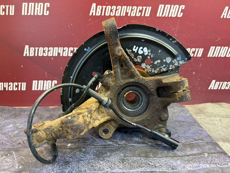 Кулак поворотный