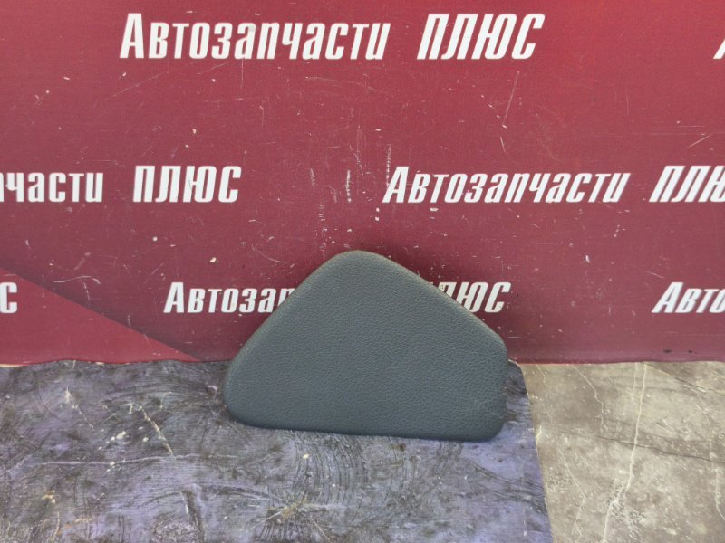 Крышка блока предохранителей салона
