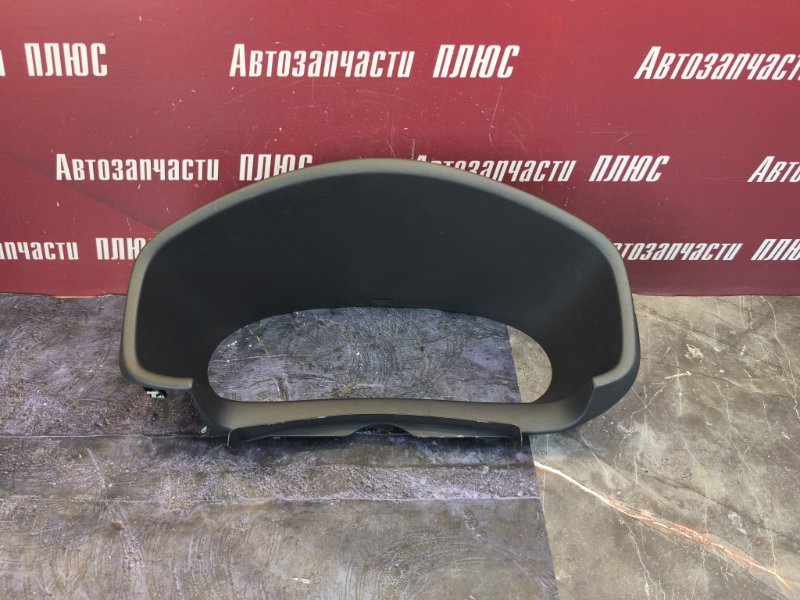 Козырек щитка приборов