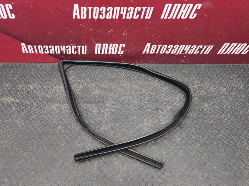 Уплотнитель стекла двери
