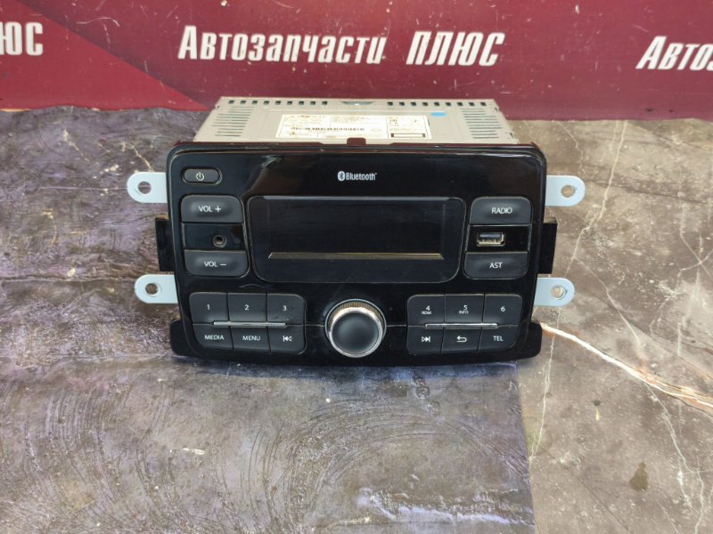 Магнитола штатная
