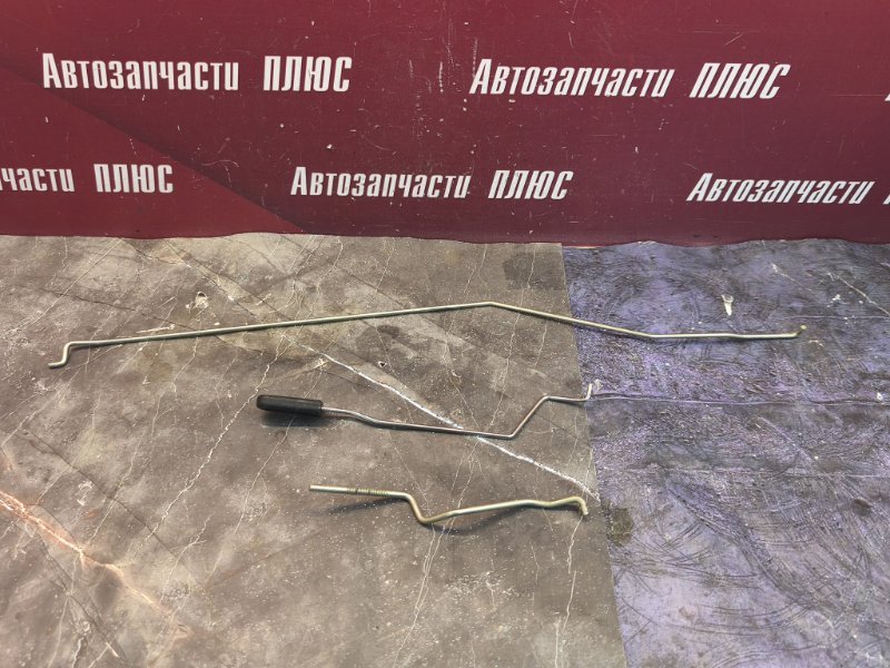 Тяга замка двери
