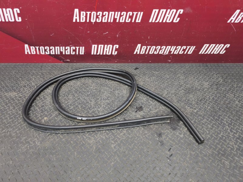 Уплотнитель крышки багажника