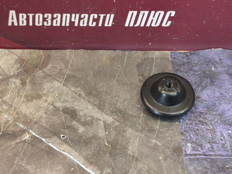 Крепление запасного колеса