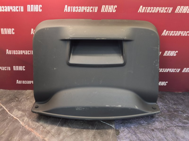 Обшивка двери багажника