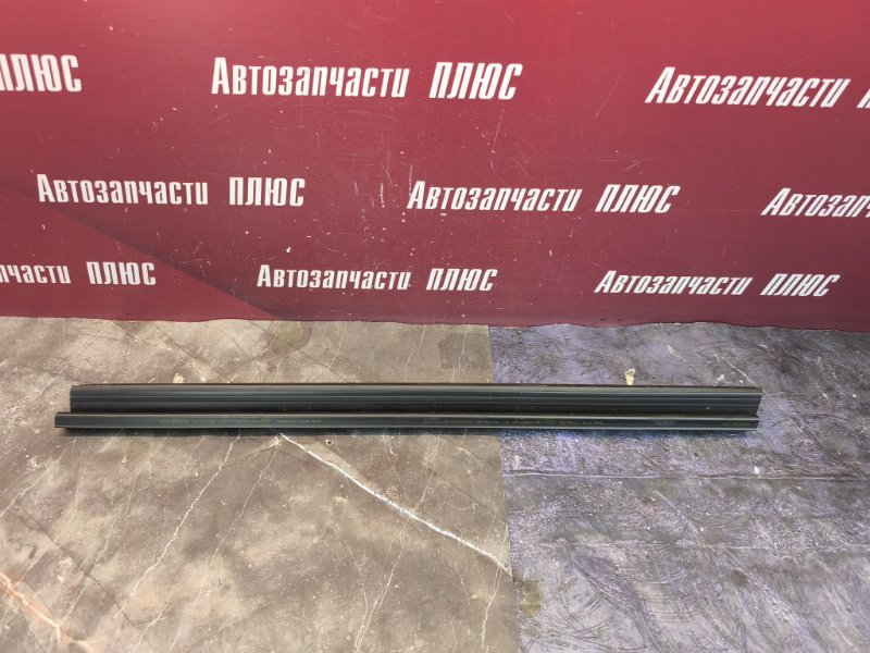 Уплотнитель стекла двери внутренний