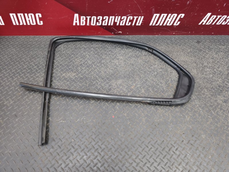 Уплотнитель стекла двери