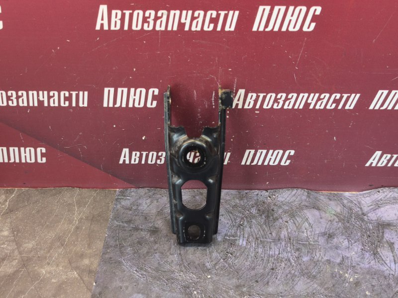 Кронштейн опоры двигателя