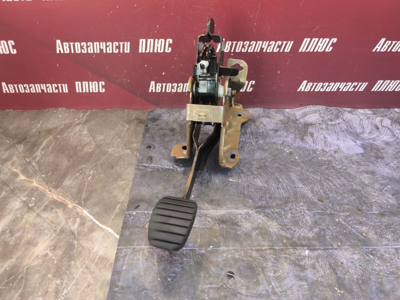 Педаль сцепления