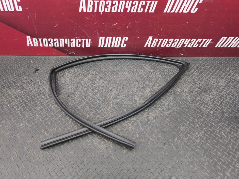 Уплотнитель стекла двери