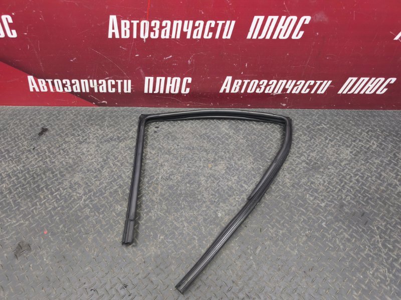 Уплотнитель стекла двери