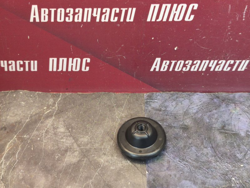 Крепление запасного колеса