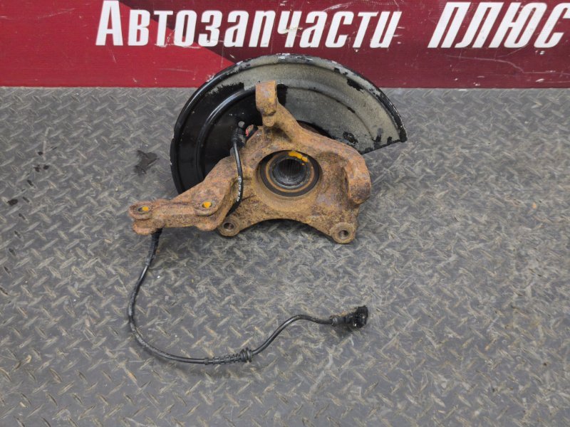Кулак поворотный