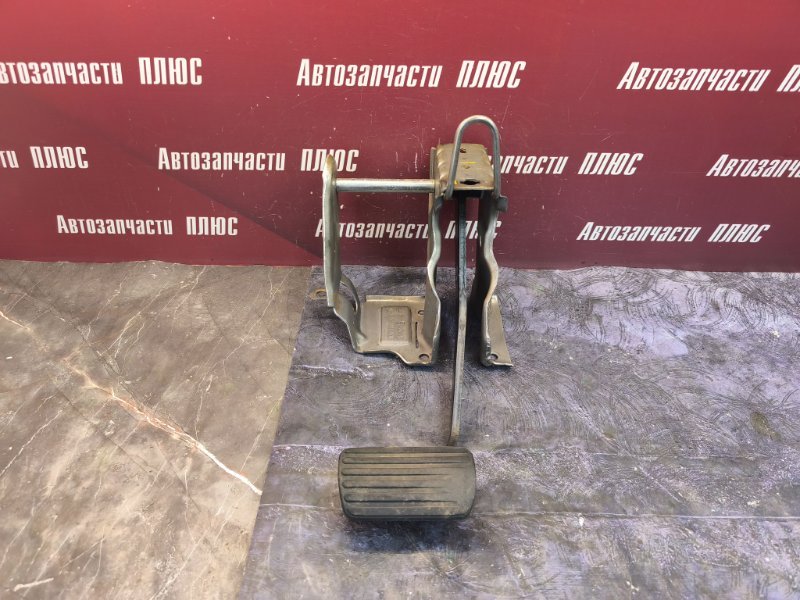 Педаль тормоза