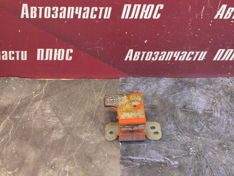 Крепление глушителя