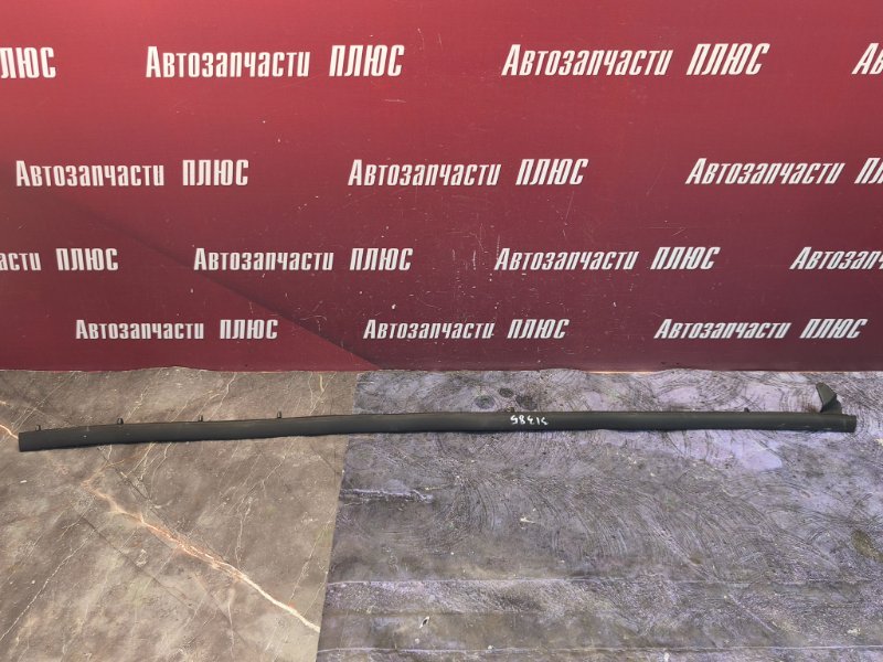 Уплотнительная резинка боковой двери