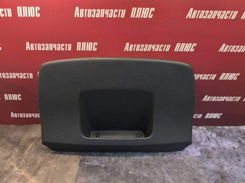 Обшивка двери багажника