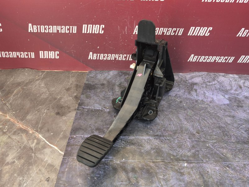 Педаль сцепления