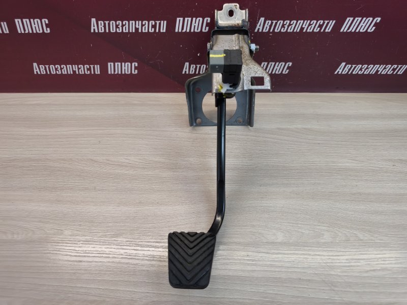 Педаль тормоза