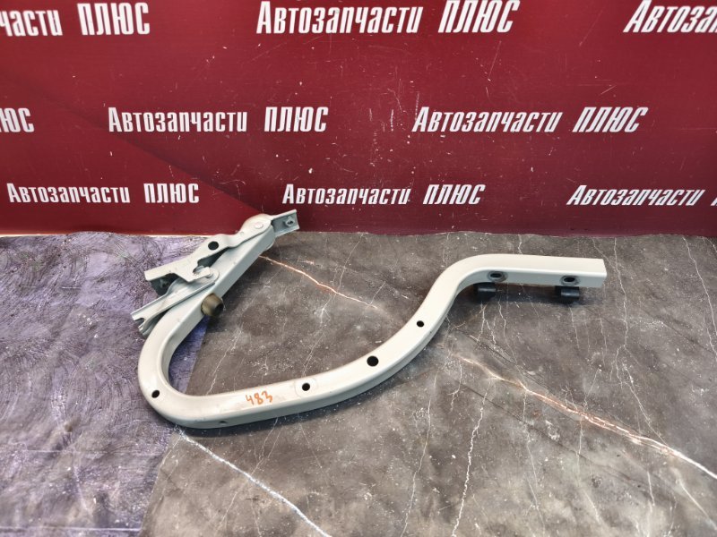 Петля крышки багажника