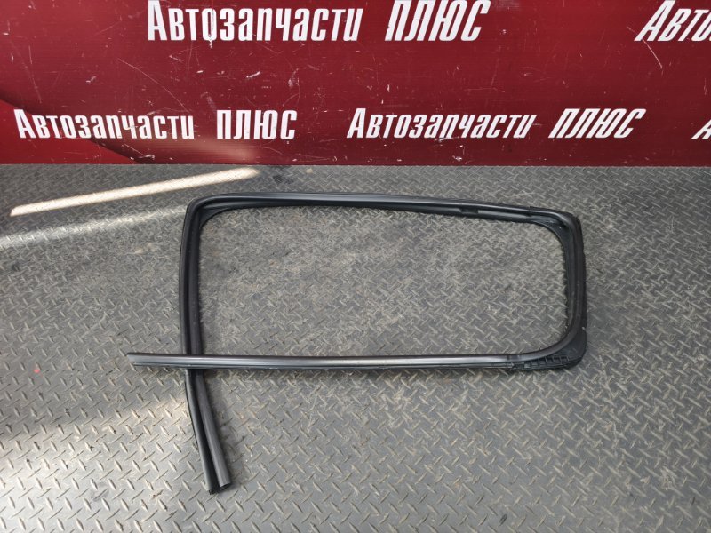 Уплотнитель стекла двери