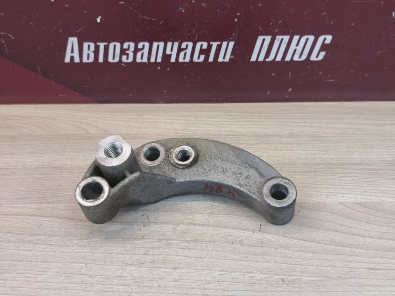Кронштейн опоры двигателя