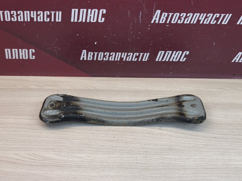 Кронштейн глушителя