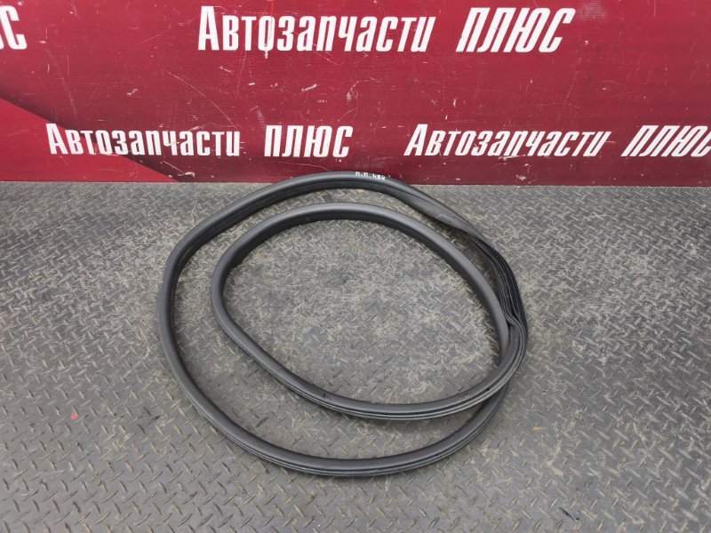 Уплотнитель двери