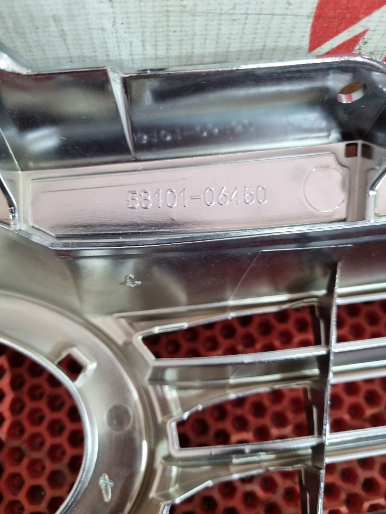 Решетка радиатора Camry V50