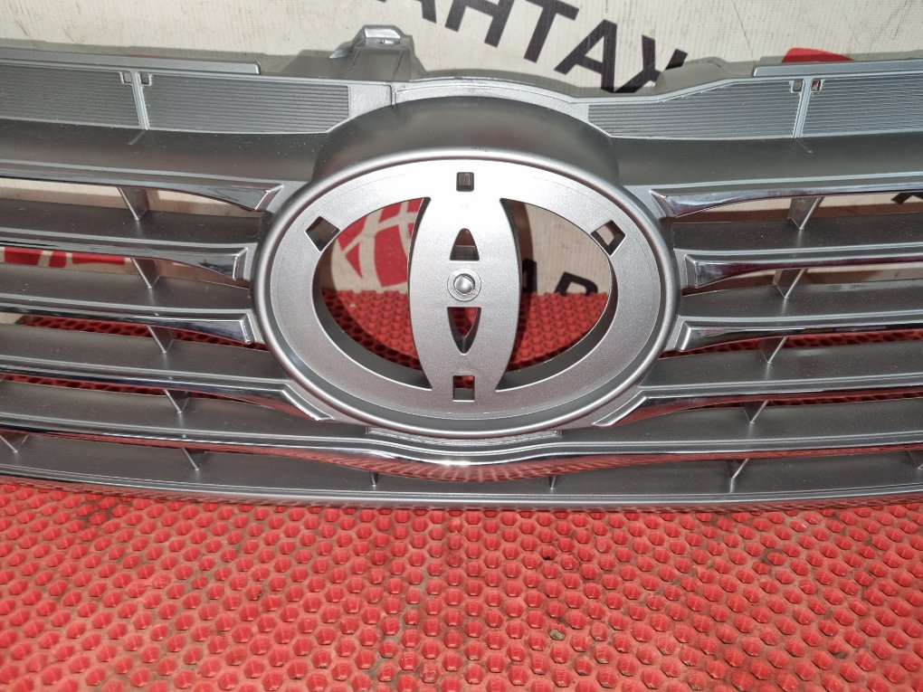 Решетка радиатора Camry V50