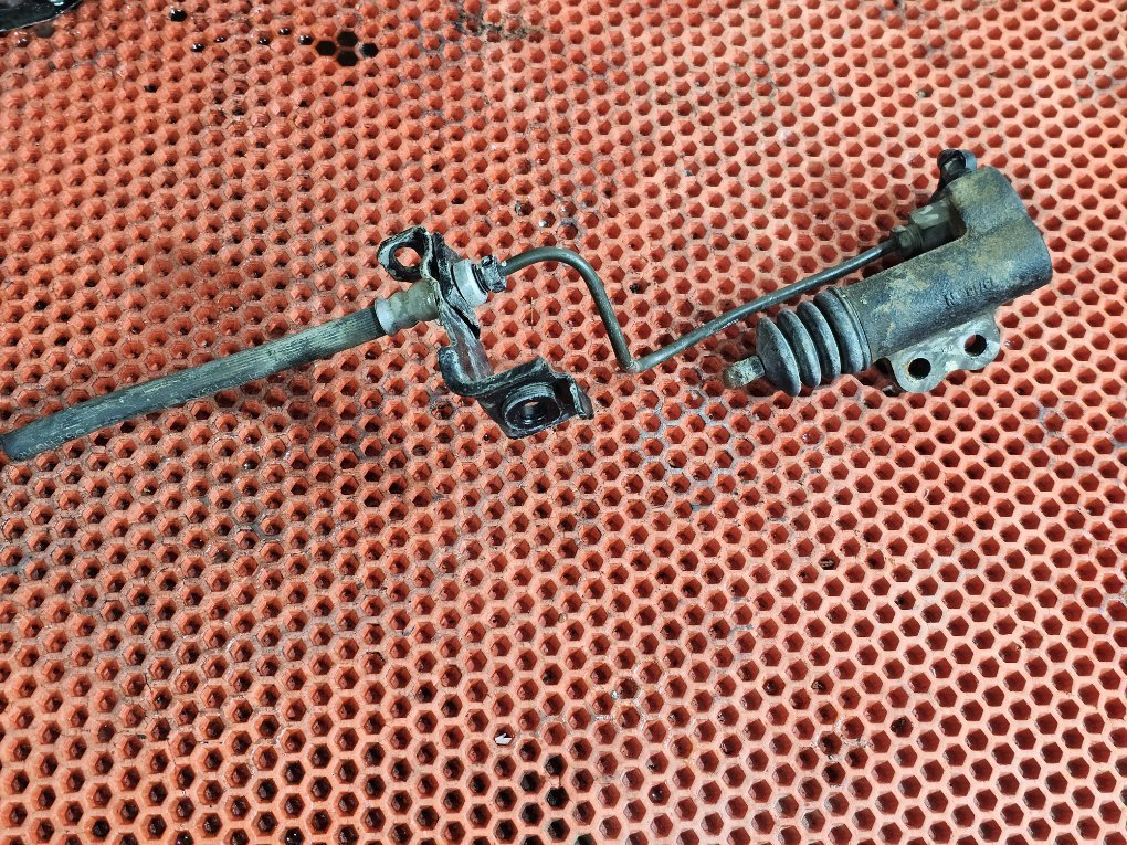 Запчасть рабочий цилиндр сцепления Hyundai Solaris 1+Rio 3 4171023010 Б/У Рабочий цилиндр сцепления Hyundai Solaris 1+Rio 3 4171023010 Б/У