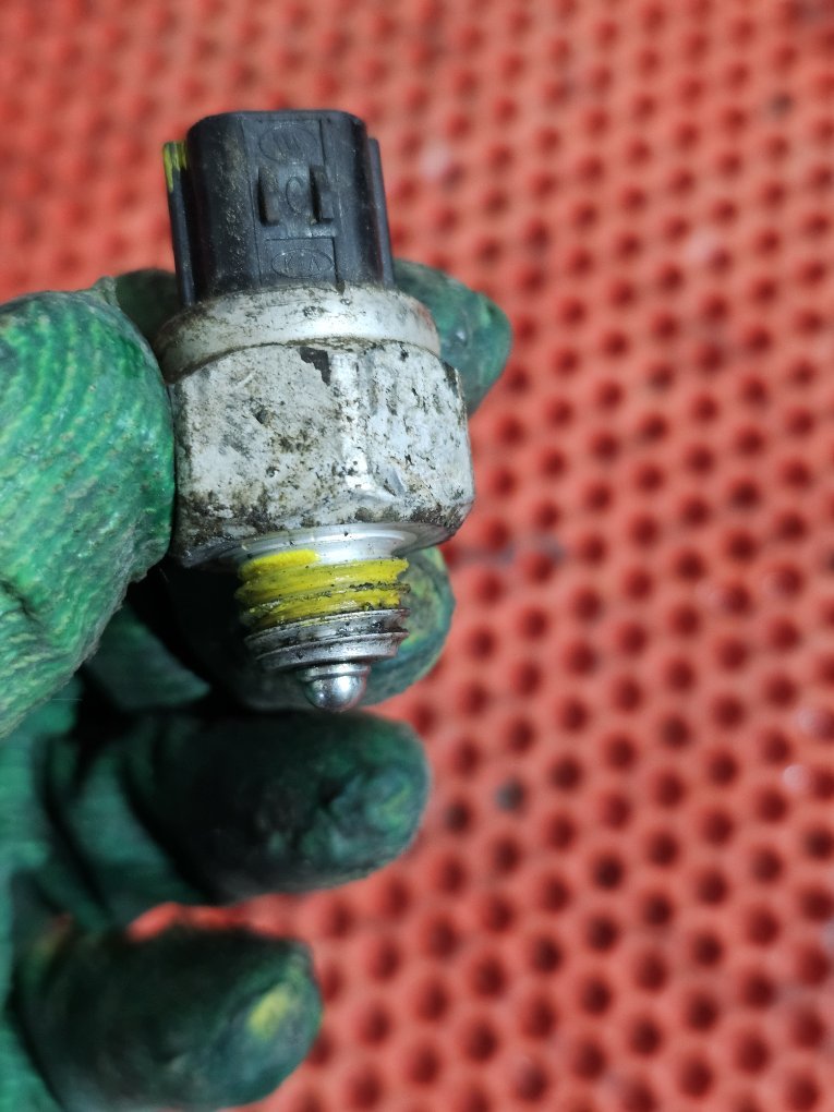 Датчик заднего хода Hyundai Solaris 1+Rio 3