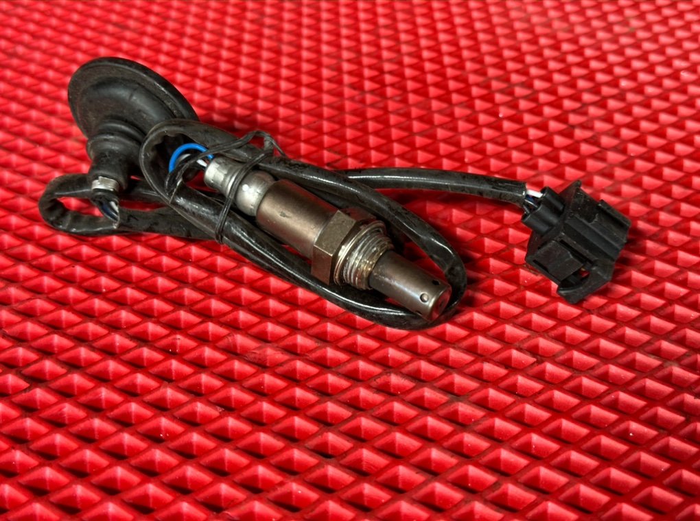 Запчасть лямбда зонд Mitsubishi Asx VSOS1104 Б/У Лямбда зонд Mitsubishi Asx VSOS1104 Б/У