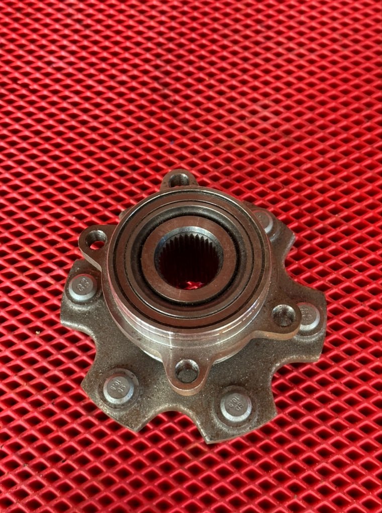 Ступица в сборе задняя Pajero 4 Ступица в сборе задняя Pajero 4