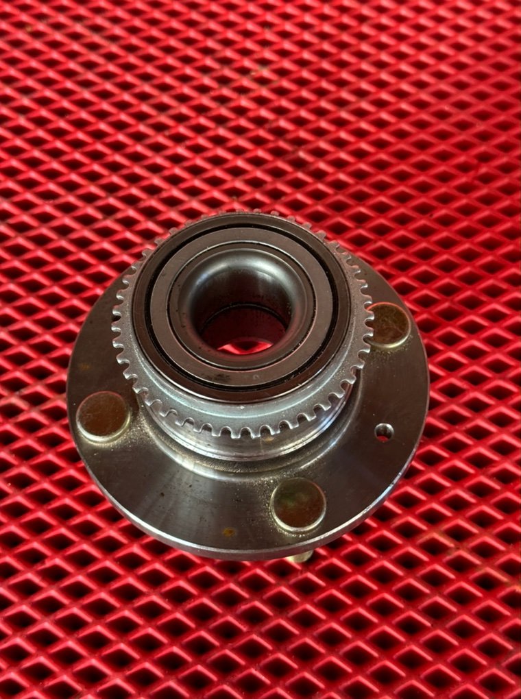 Ступица в сборе Mitsubishi Lancer 9 Ступица в сборе Mitsubishi Lancer 9