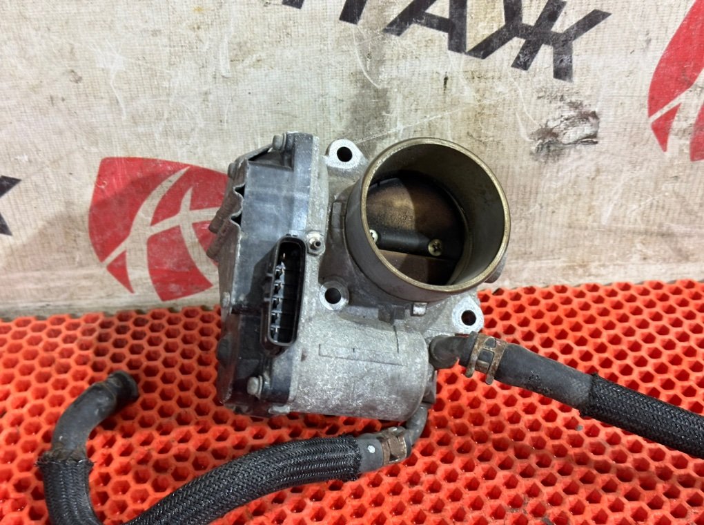 Запчасть дроссельная заслонка Mitsubishi Outlander (2.4) 4B12 1450A101 Б/У Дроссельная заслонка Mitsubishi Outlander (2.4) 4B12 1450A101 Б/У