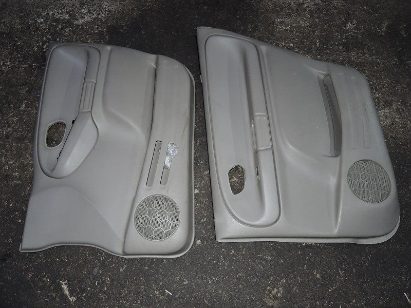 Обшивка дверей задняя левая ESCUDO TX92W