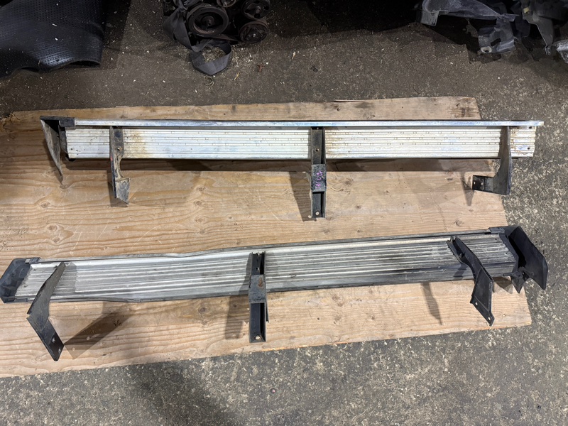 Подножка CAMI J100E