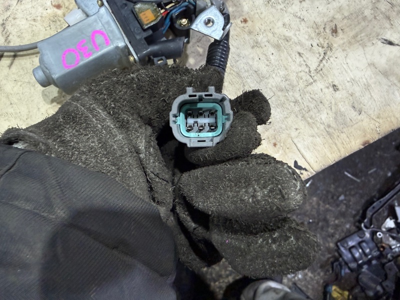 Стеклоподъемник передний правый PRESAGE NU30