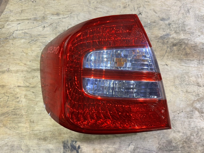 Запчасть стоп-сигнал левый TOYOTA PREMIO ZZT240 контрактная Стоп-сигнал левый TOYOTA PREMIO ZZT240 контрактная