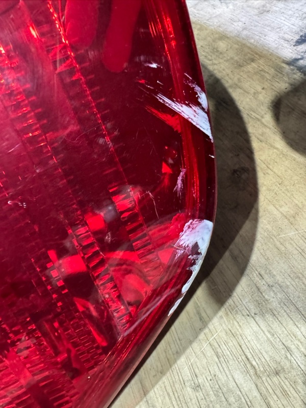 Стоп-сигнал левый TOYOTA PREMIO ZZT240 Стоп-сигнал левый TOYOTA PREMIO ZZT240