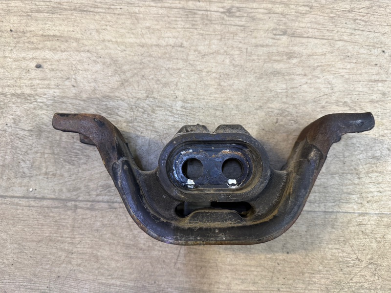 Подушка редуктора TOYOTA COROLLA AE115