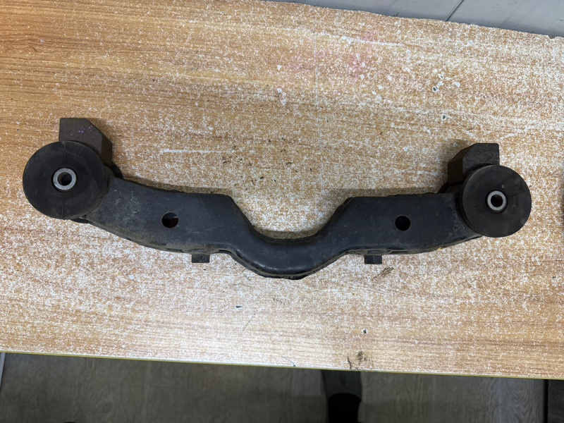 Подушка редуктора TOYOTA COROLLA AE115