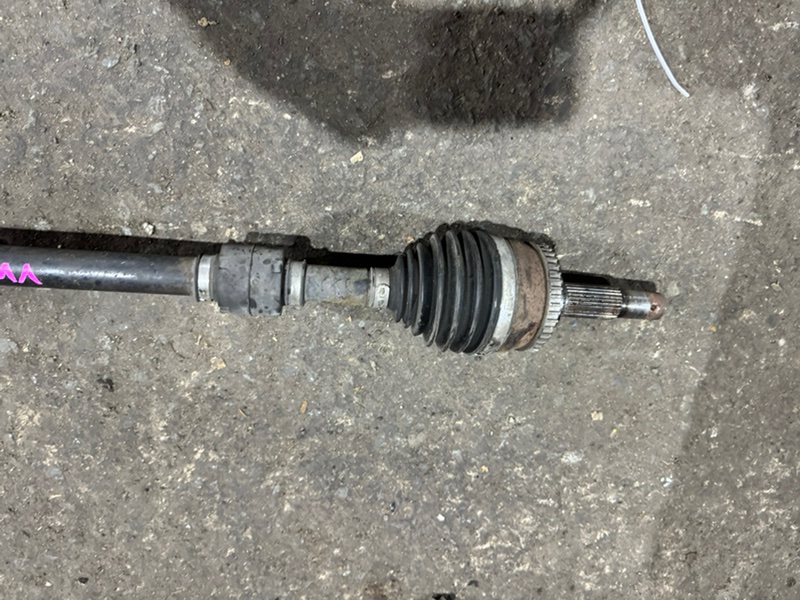 Привод передний правый NISSAN AVENIR W11 QG18