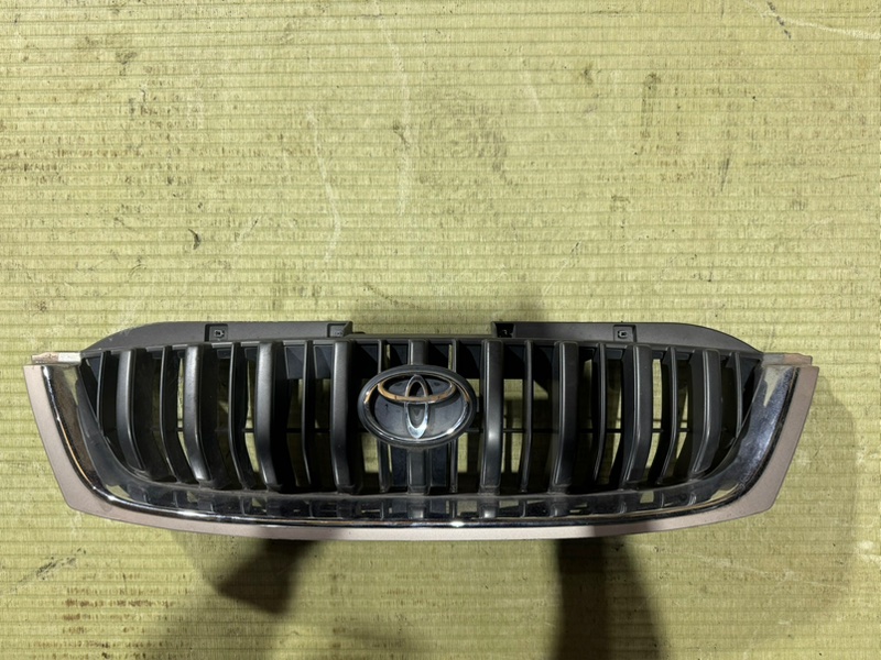 Решетка радиатора TOYOTA CAMI J102E 53111-87413 контрактная