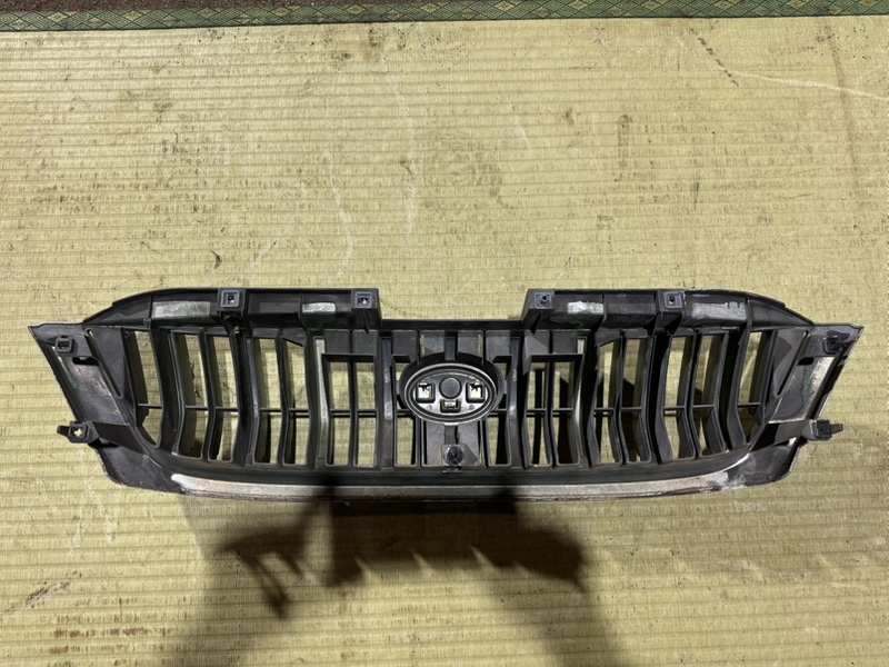 Решетка радиатора TOYOTA CAMI J102E