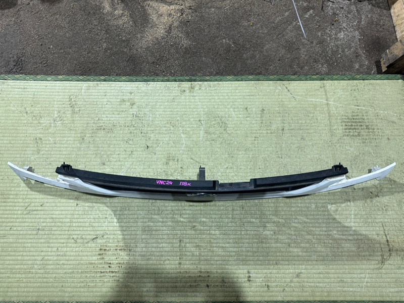 Решетка радиатора NISSAN SERENA VNC24