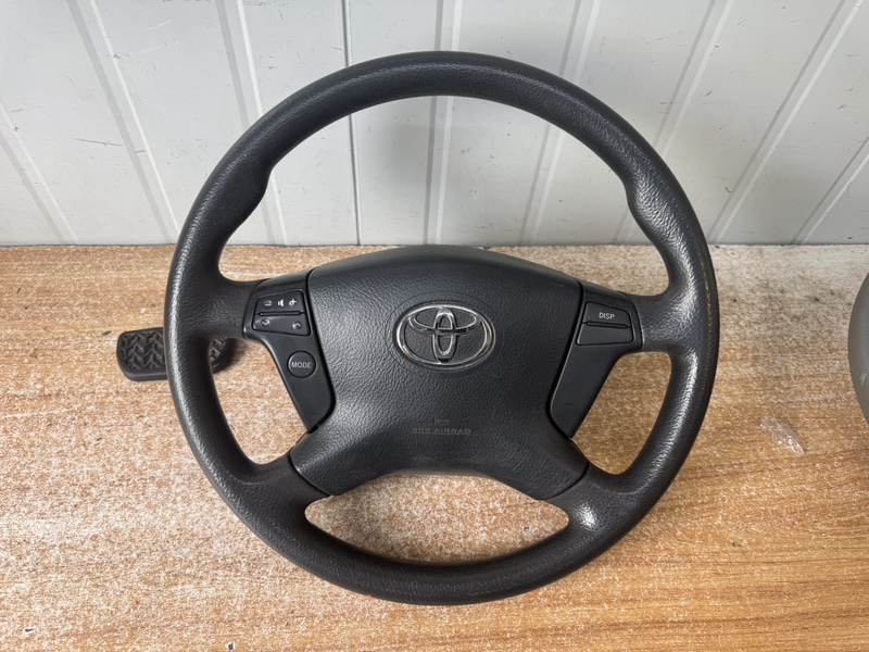 Запчасть руль с airbag TOYOTA AVENSIS AZT251 контрактная Руль с airbag TOYOTA AVENSIS AZT251 контрактная