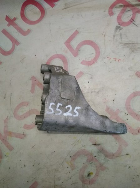 Кронштейн опоры двигателя Honda LEGEND KB2 J37A Кронштейн опоры двигателя Honda LEGEND KB2 J37A