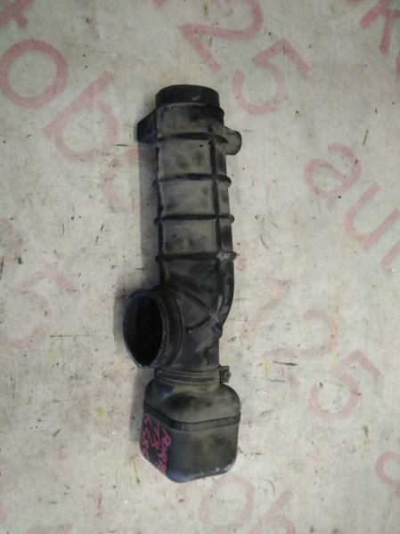 Патрубок воздушного фильтра для Hyundai Porter D4CB, 281384F050, 281384F050 4 ракурс Патрубок воздушного фильтра для Hyundai Porter D4CB, 281384F050, 281384F050 4 ракурс